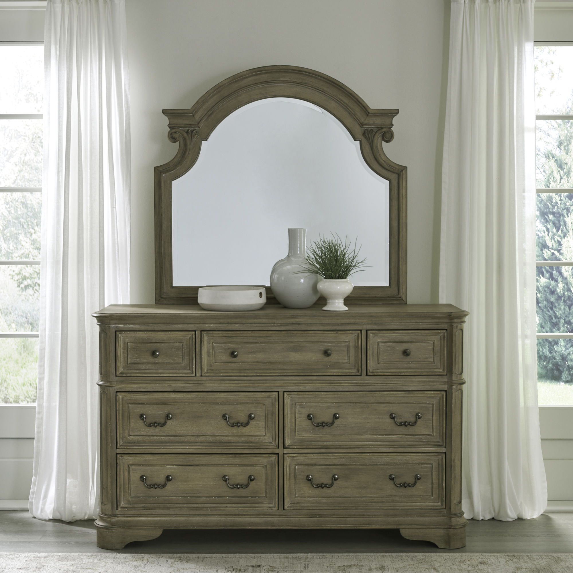 Magnolia Manor - Dresser