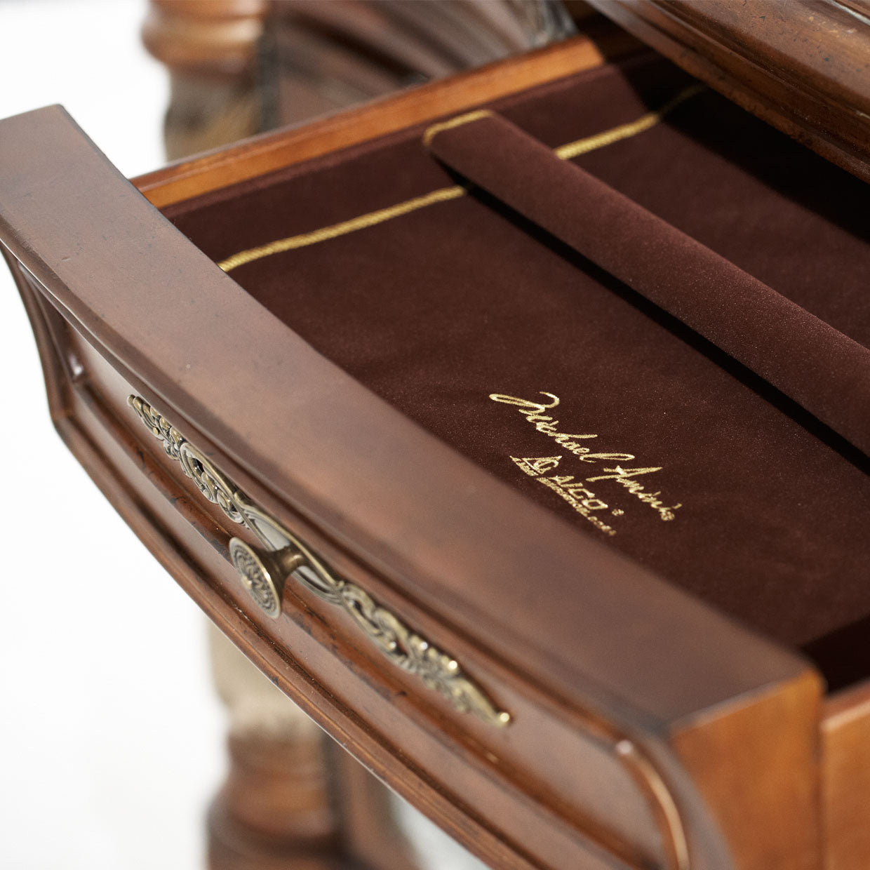 Villa Valencia Sideboard - Classic Chestnut