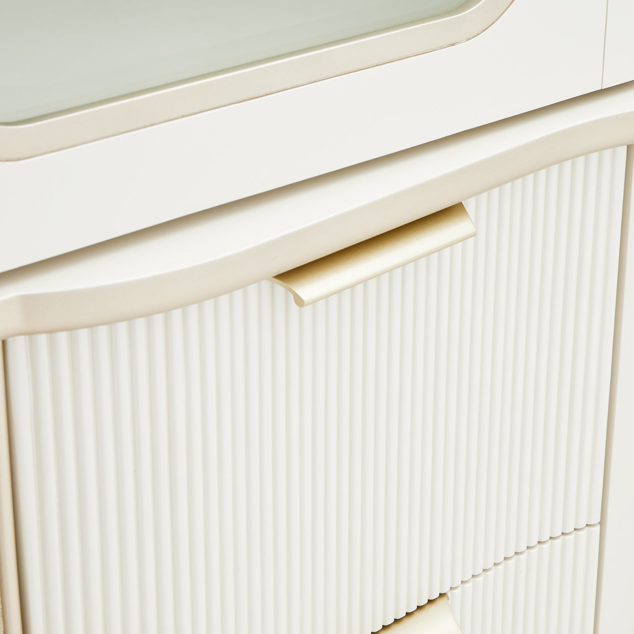 La Marisia Display Cabinet - Creamy Pearl