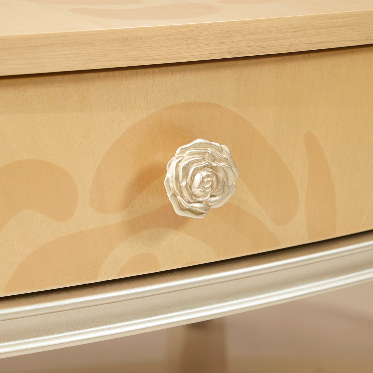 Camellia Field Oval Cocktail Table - Caramel