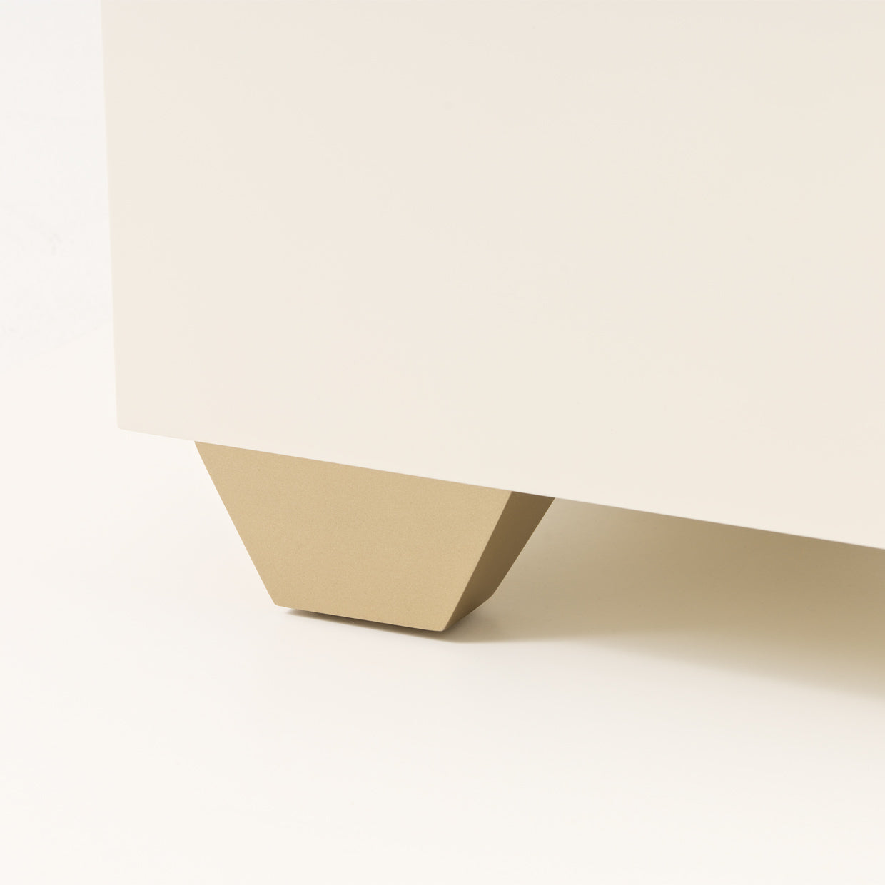 Fantosini Nightstand - Creamy Pearl