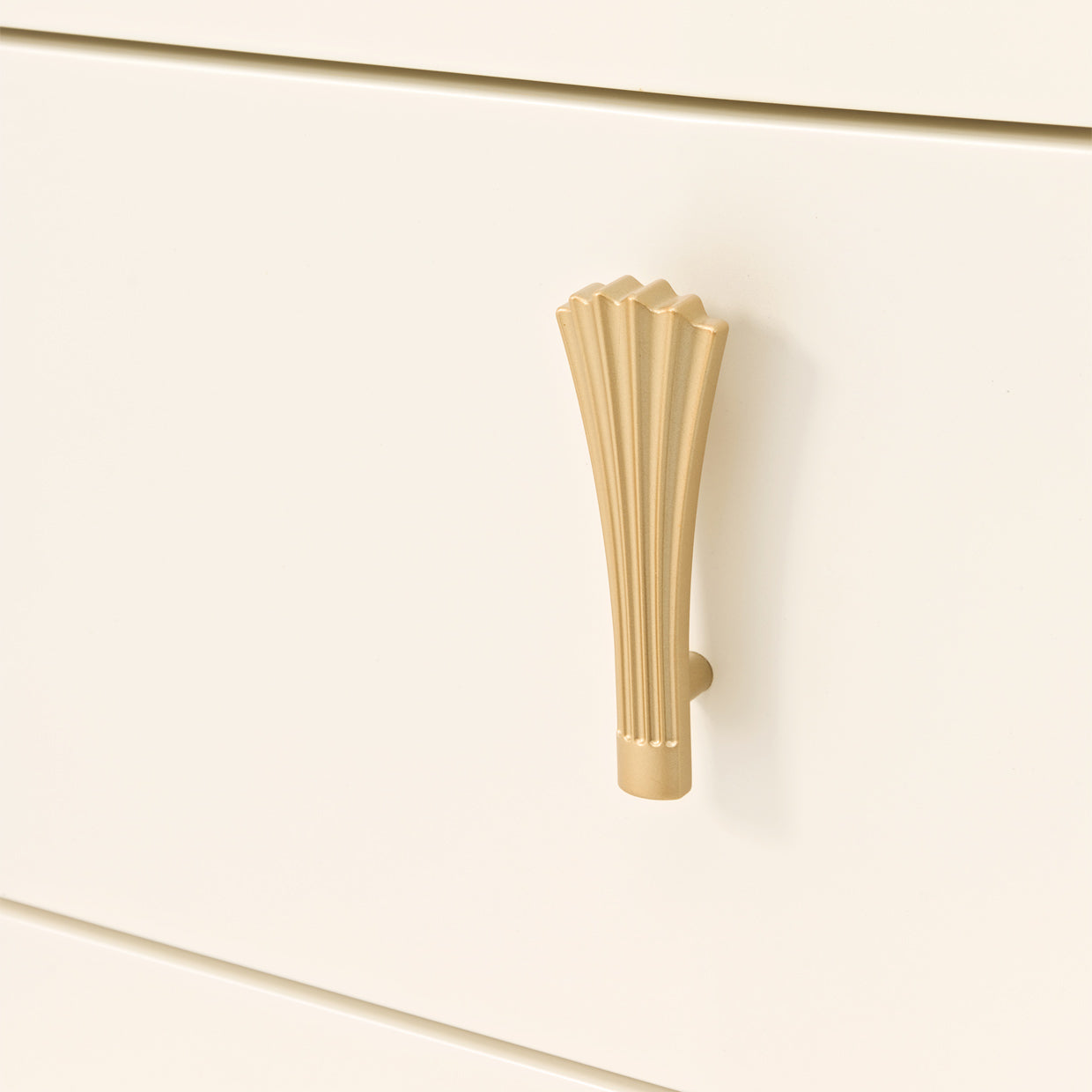 Fantosini 10-Drawer Mule Chest - Creamy Pearl