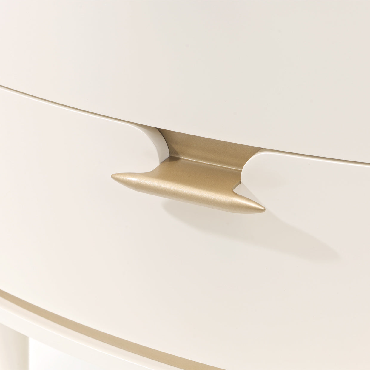 La Terrazza 26"W Nightstand - Creamy Pearl