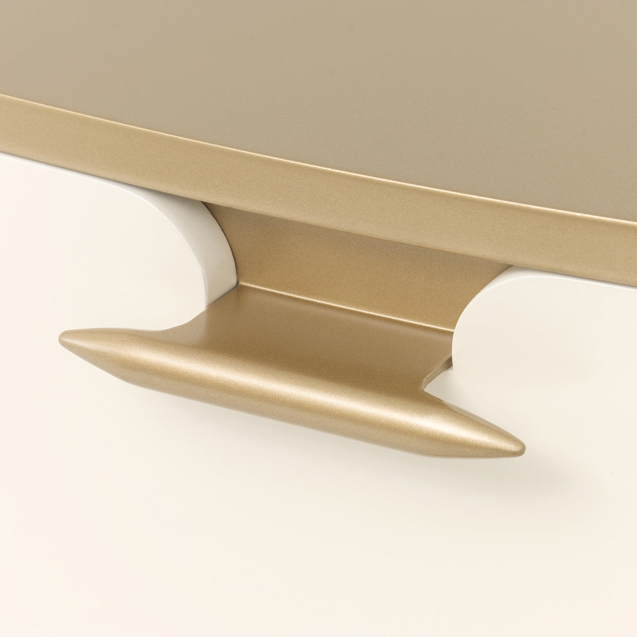 La Terrazza 5-Drawer Chest - Creamy Pearl
