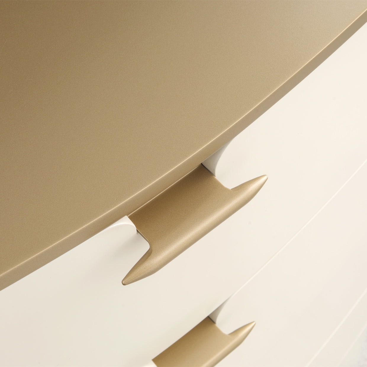 La Terrazza 5-Drawer Chest - Creamy Pearl