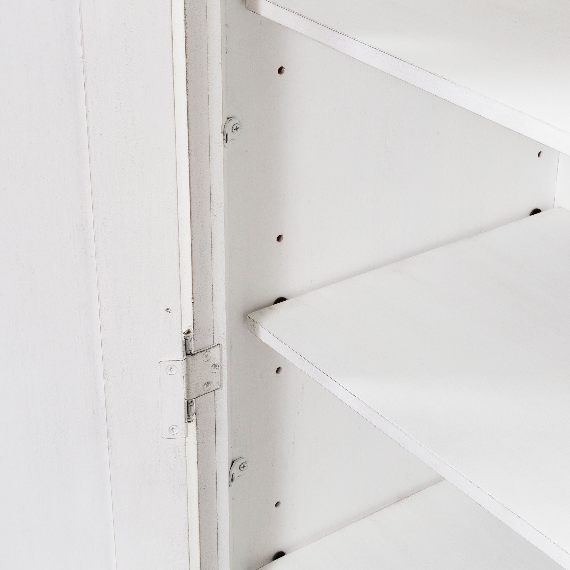 Magnolia Manor - Master Chest - White