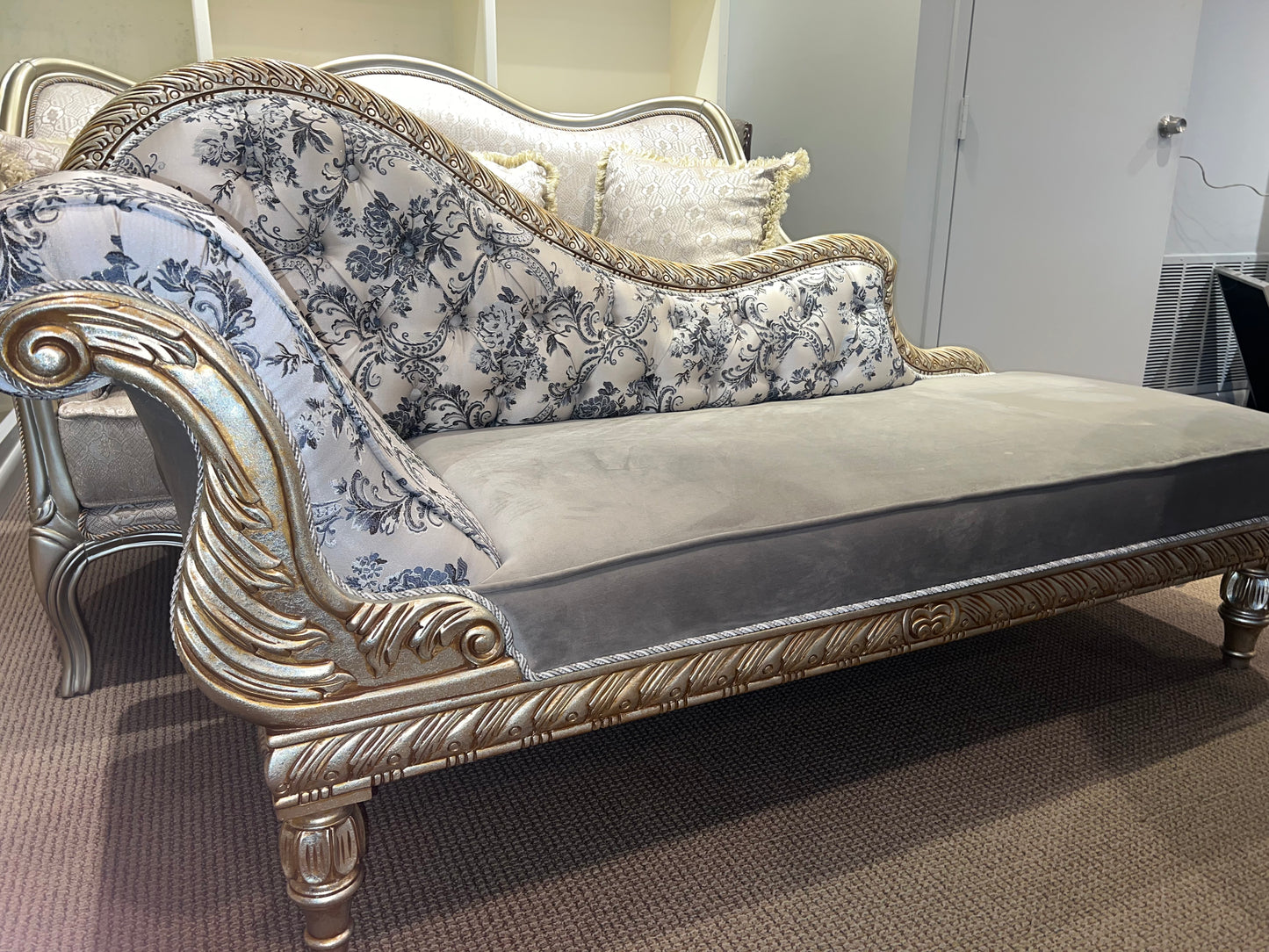 Classical Sina - Sofa, 2 Chairs, and Cocktail Table Set