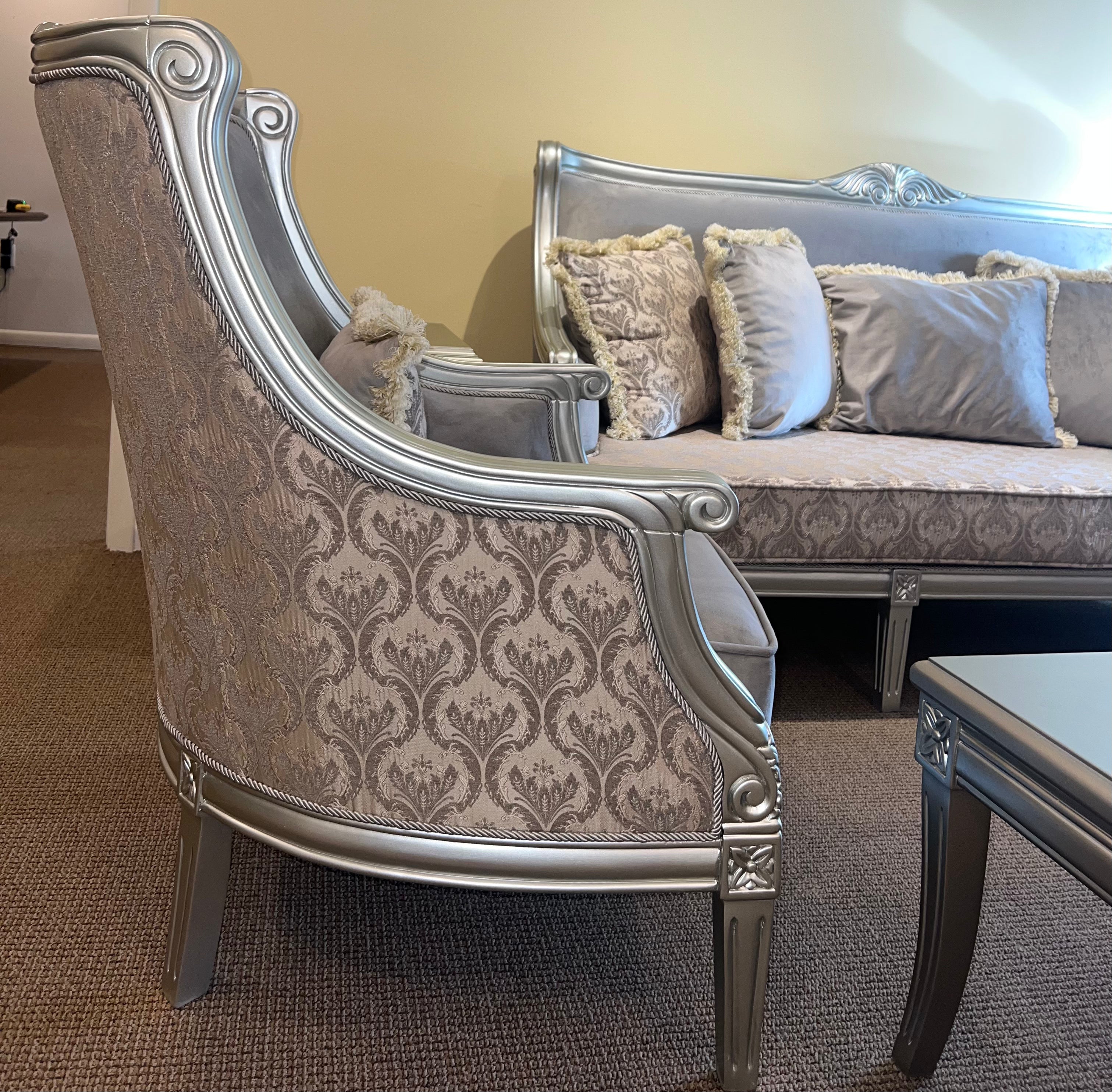 Classical Zaid Sofa and 2 Chairs Set