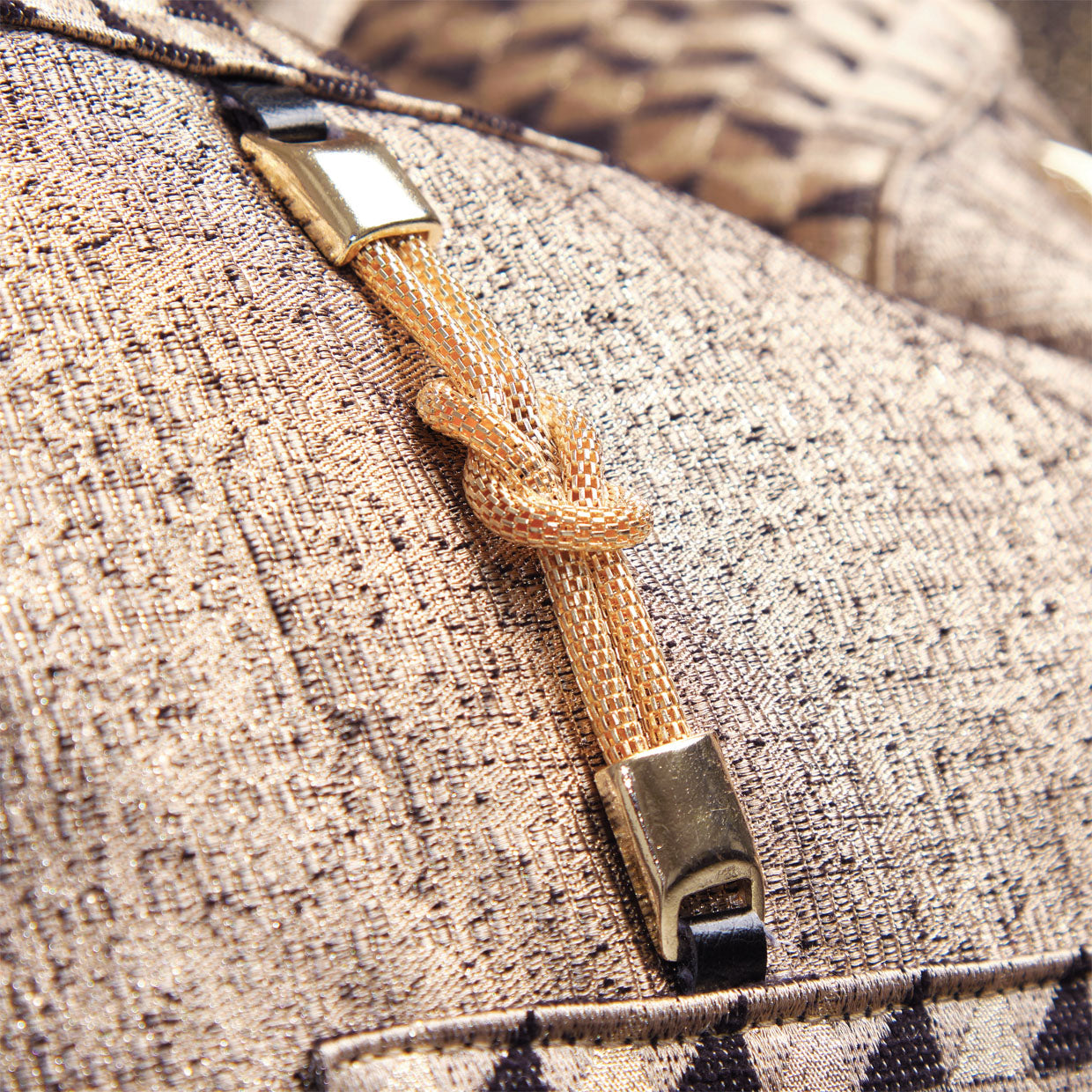 Lisbon Loveseat - Onyx/Gold