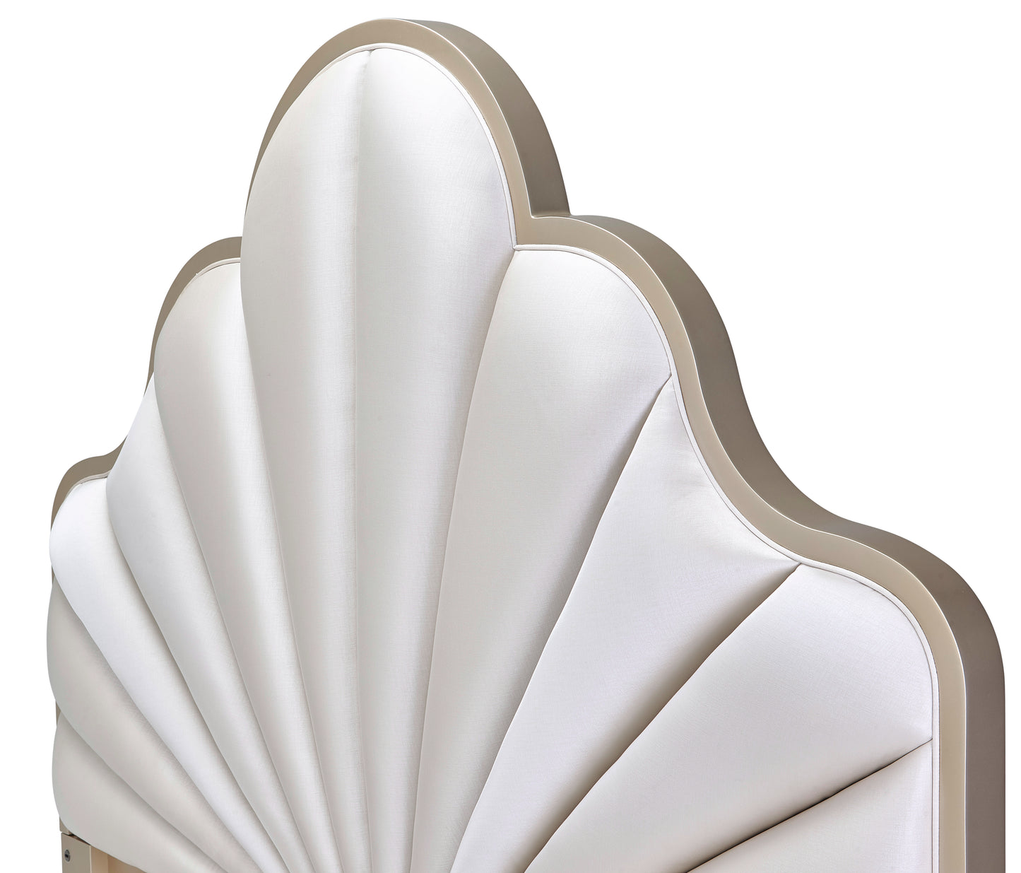 Malibu Crest Queen Scalloped Panel Bed - Chardonnay