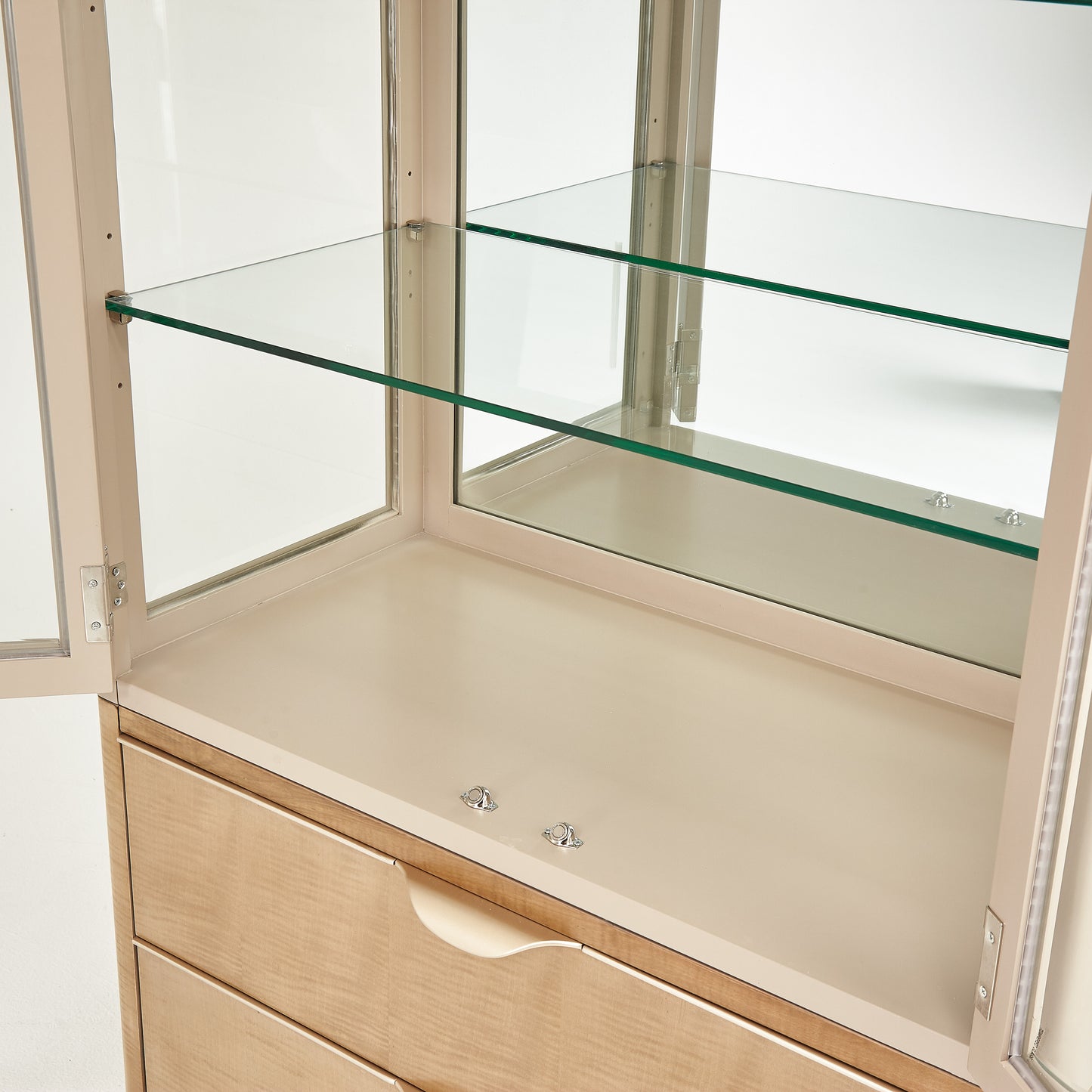 Malibu Crest Display Cabinet - Chardonnay