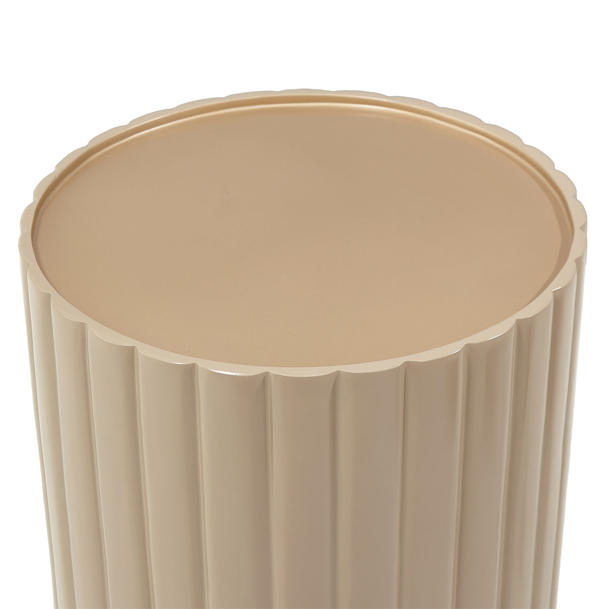 Malibu Crest Round Chairside Table - Chardonnay