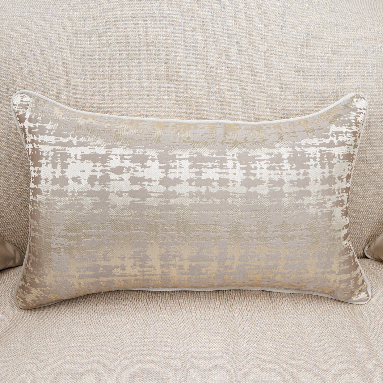 Villa Cherie Loveseat - Pearl/Caramel