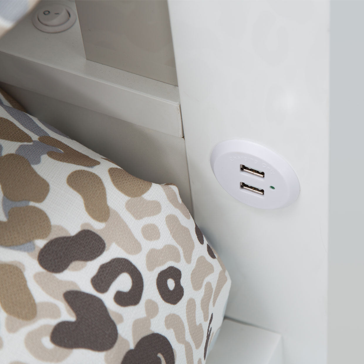 Sky Tower Cal. King Bed with LED Lights - Ice/Cloud White