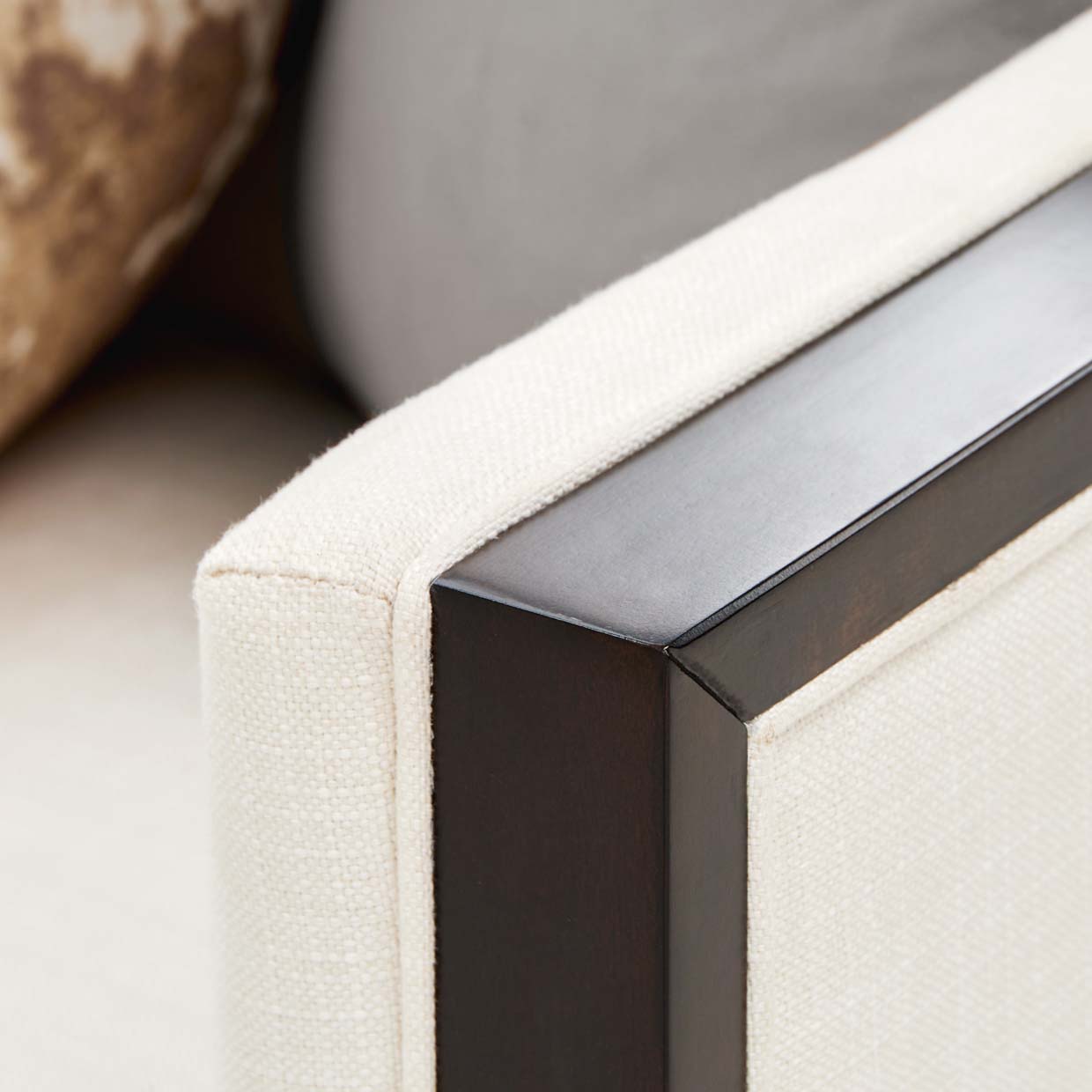 Belmont Place Loveseat - Cream/Espresso