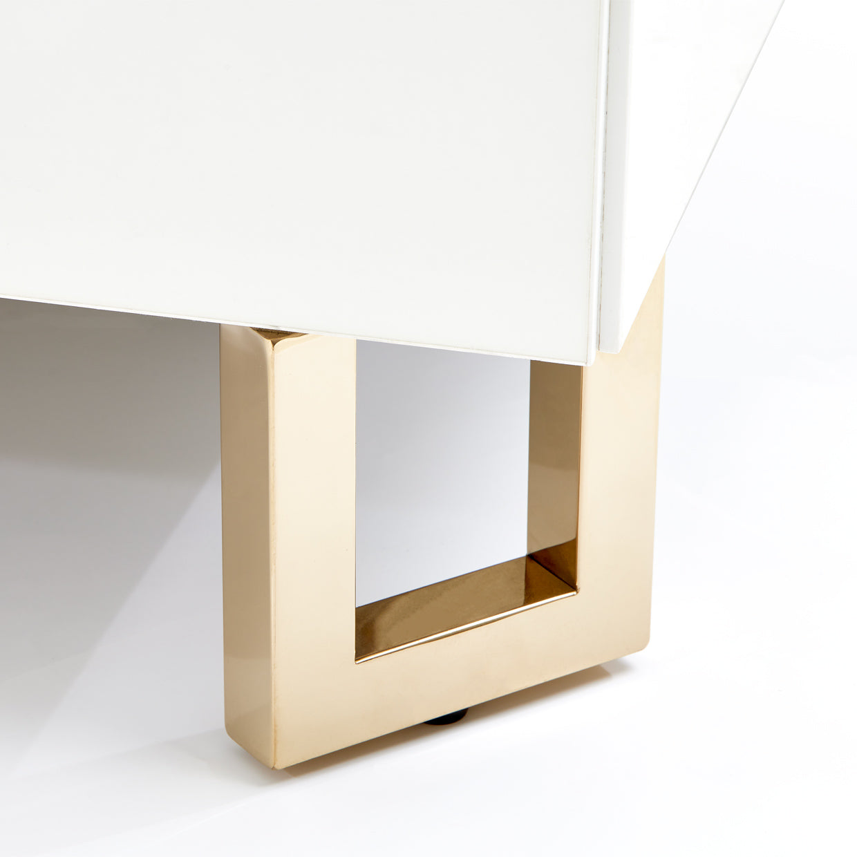 Palm Gate Queen Bed - Cloud White