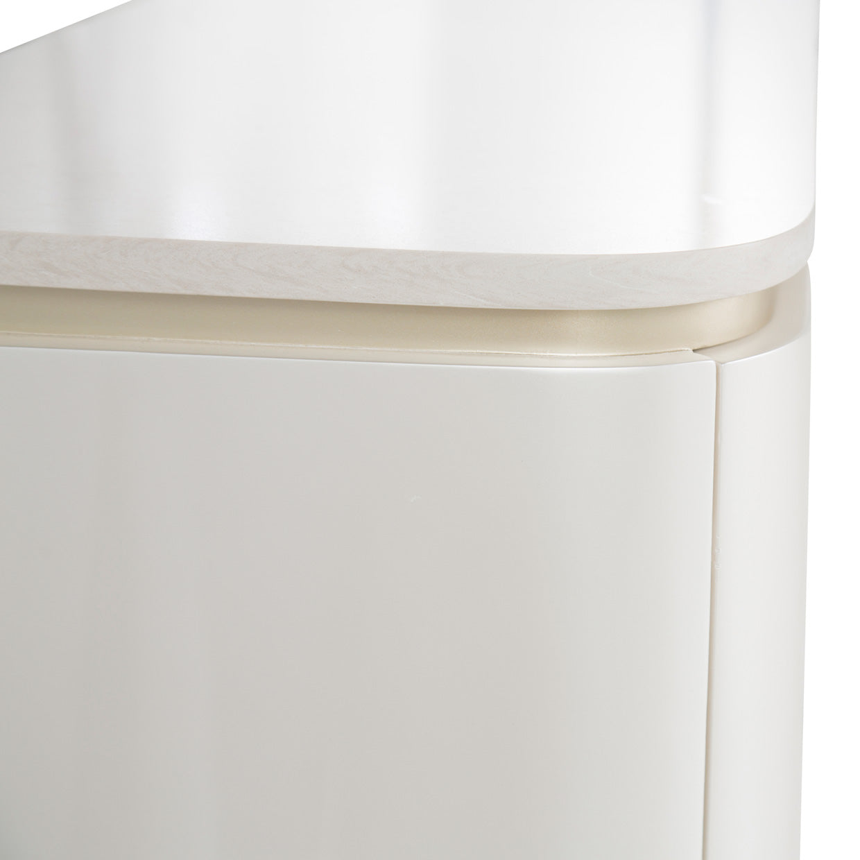 London Place Media Cabinet - Creamy Pearl