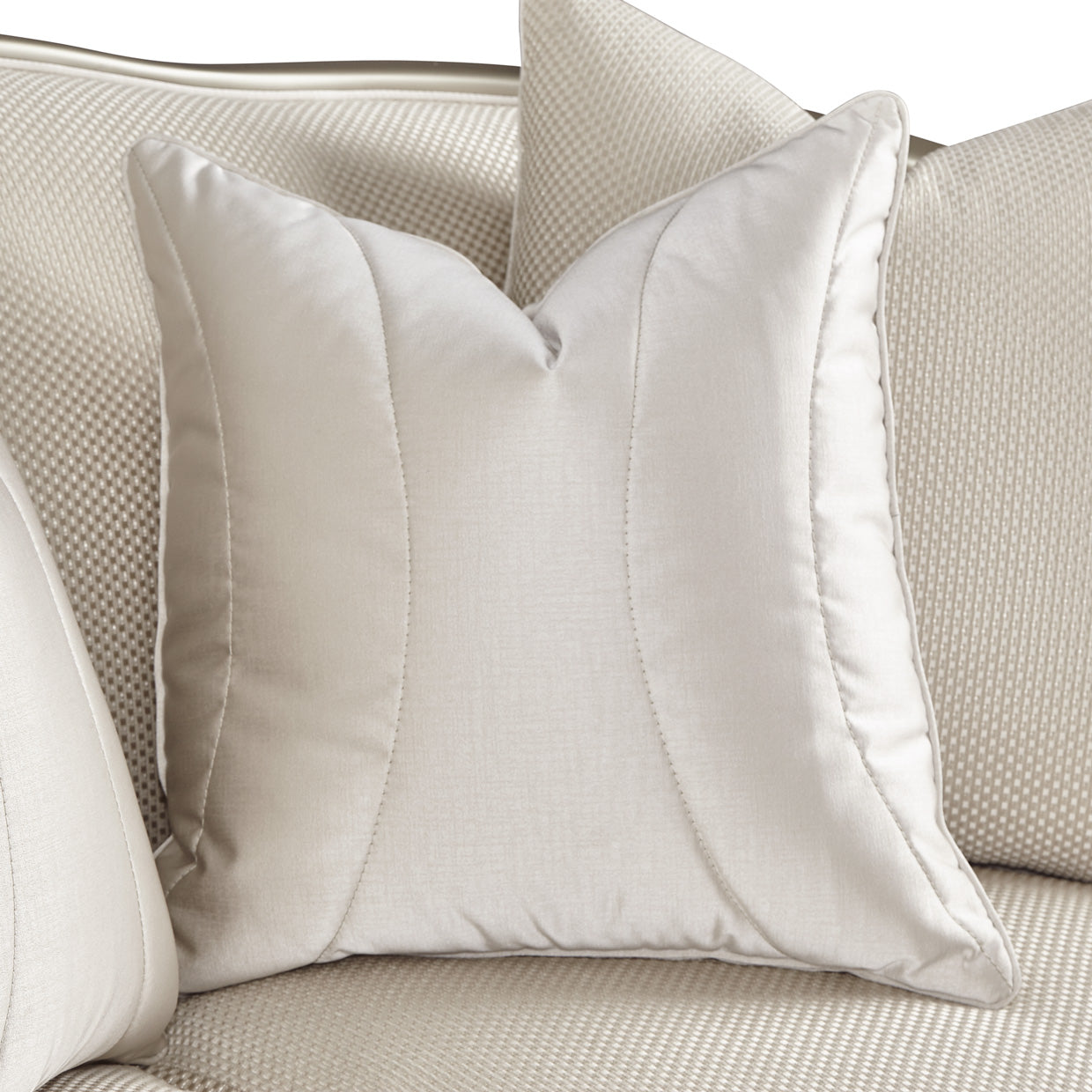 London Place Loveseat - Champagne
