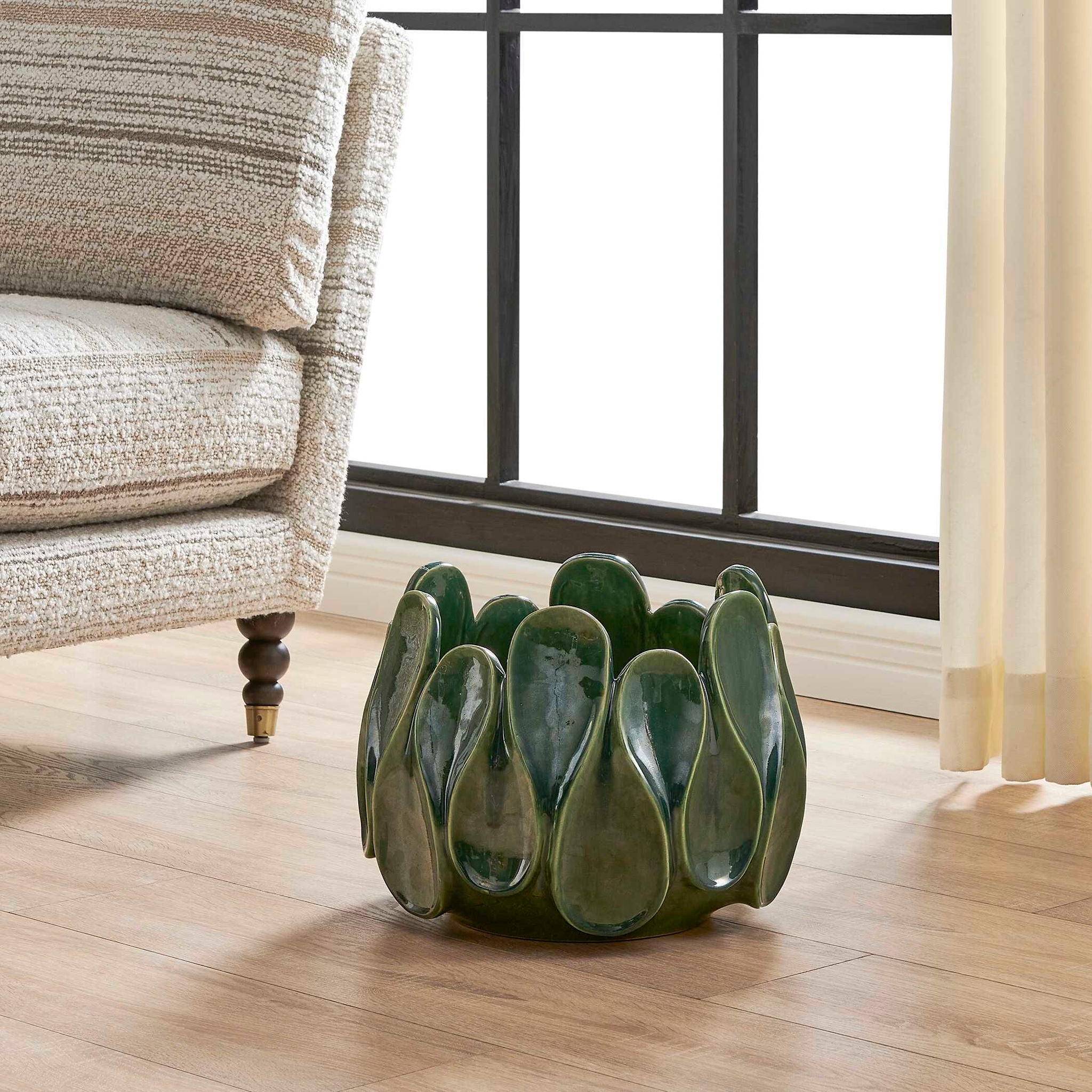 Petal Pinch - Indoor-Outdoor Bowl - Green
