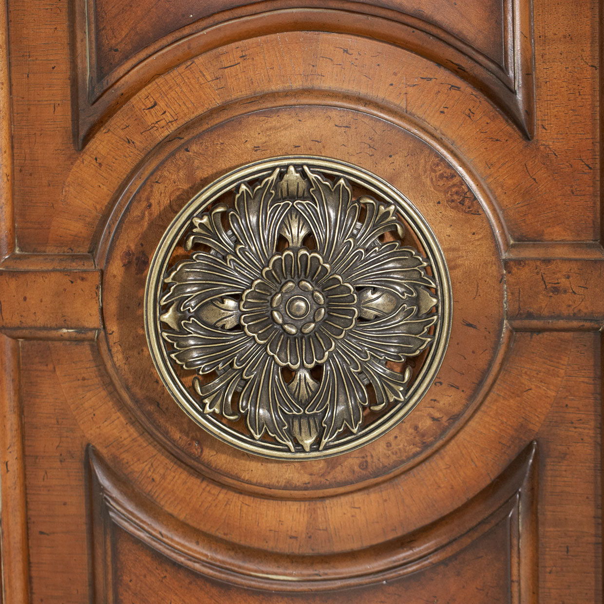 Villa Valencia - Gentleman's Chest - Classic Chestnut