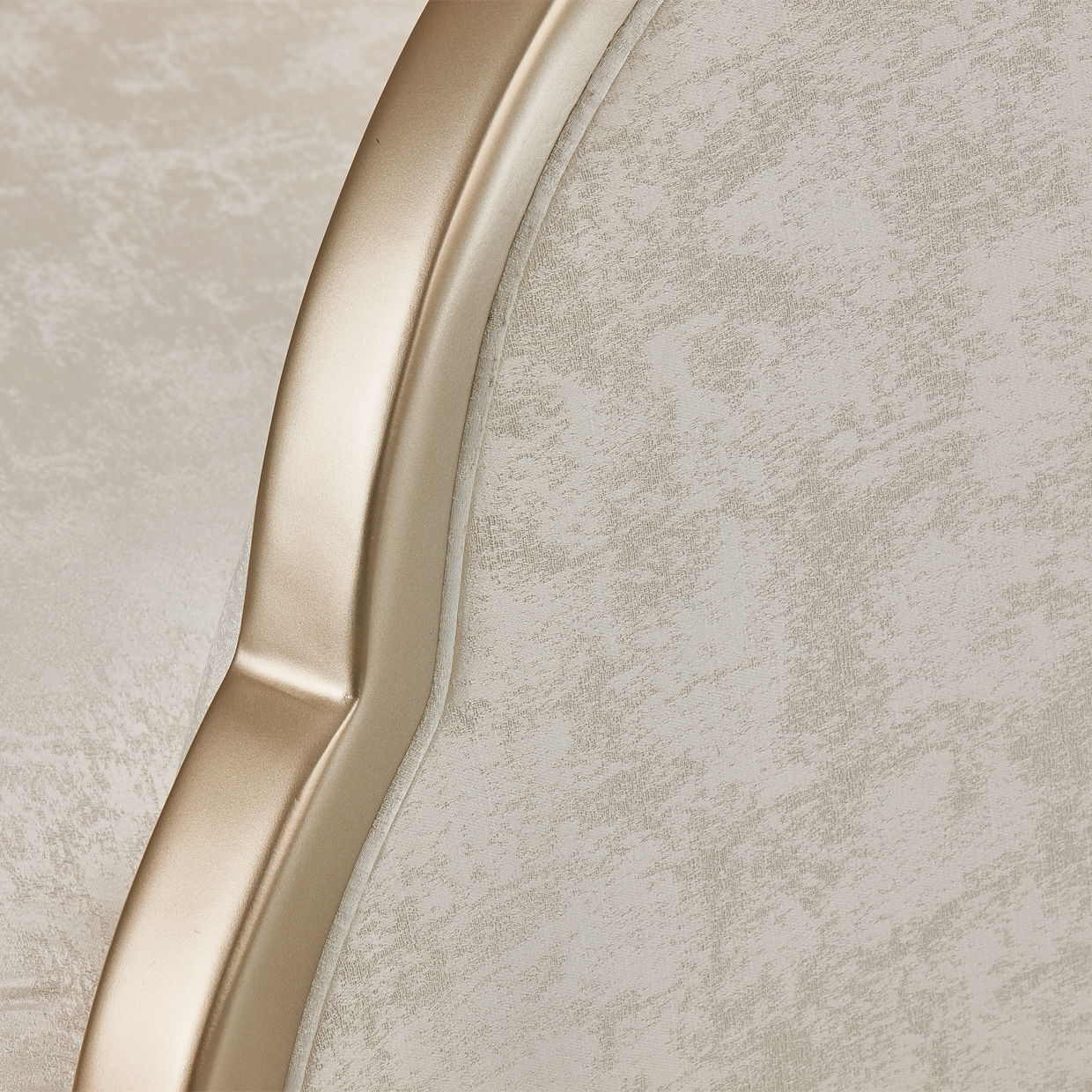 Malibu Crest - Chair - Cloud White / Chardonnay