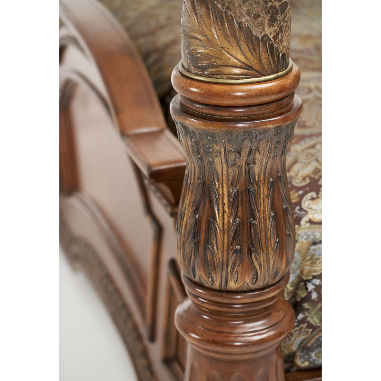 Villa Valencia Cal. King Canopy Bed - Classic Chestnut