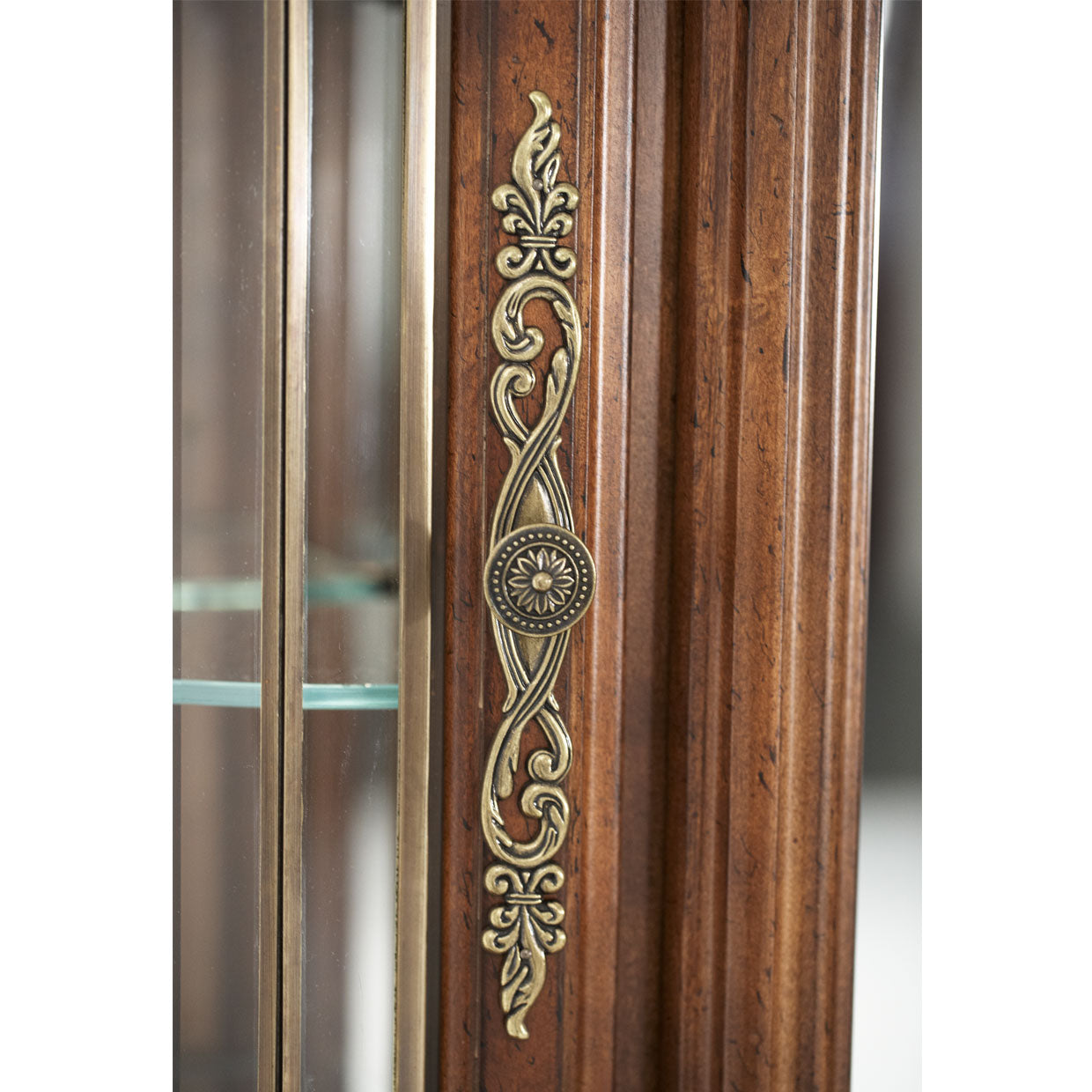 Villa Valencia Dresser with Mirror - Classic Chestnut