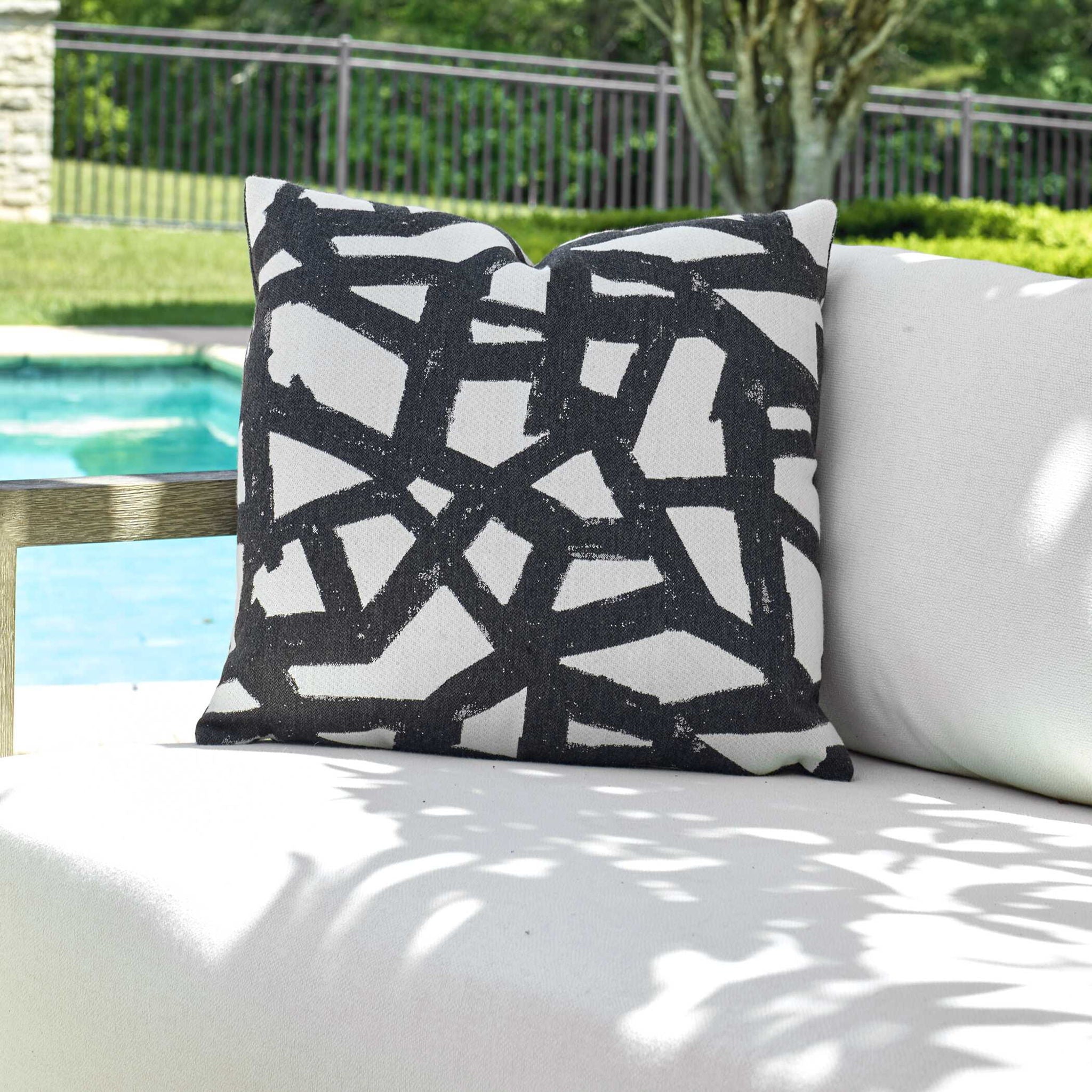 Draft - Outdoor Pillow - Onyx / White