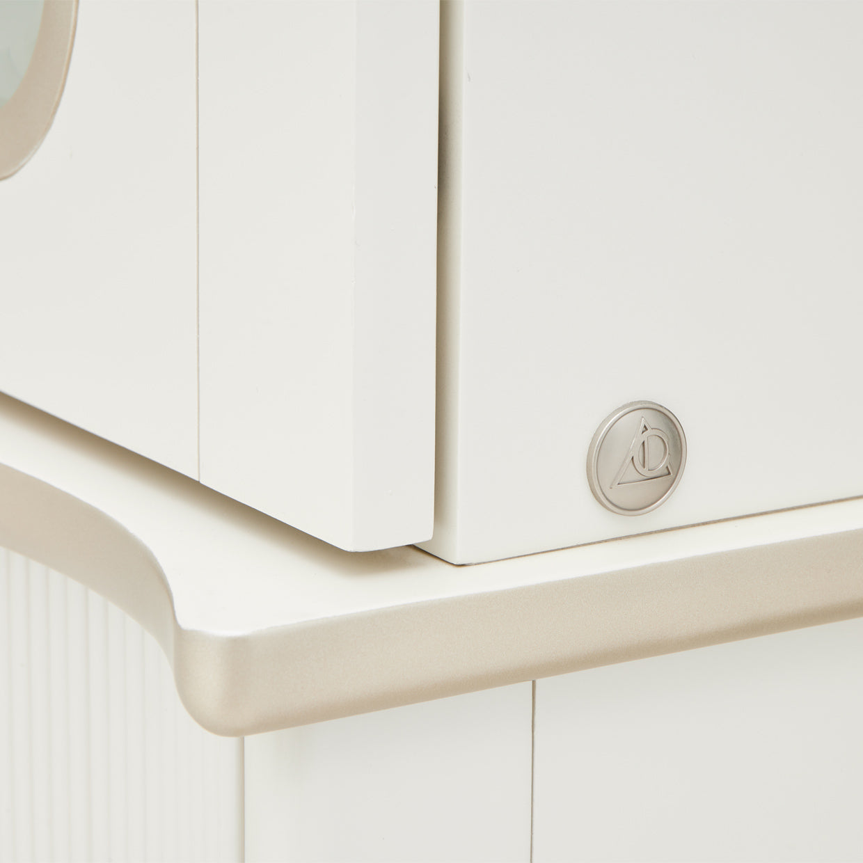 La Marisia Display Cabinet - Creamy Pearl