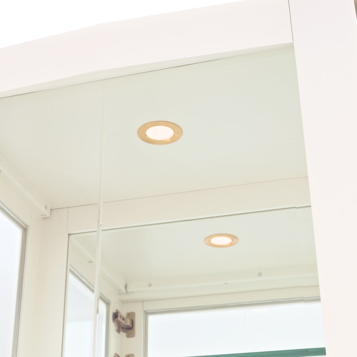 Fantosini Display Cabinet - Creamy Pearl