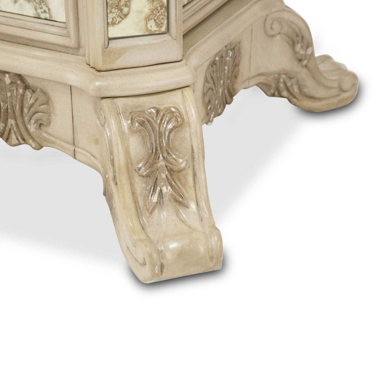 Platine de Royale Round Dining Table - Champagne