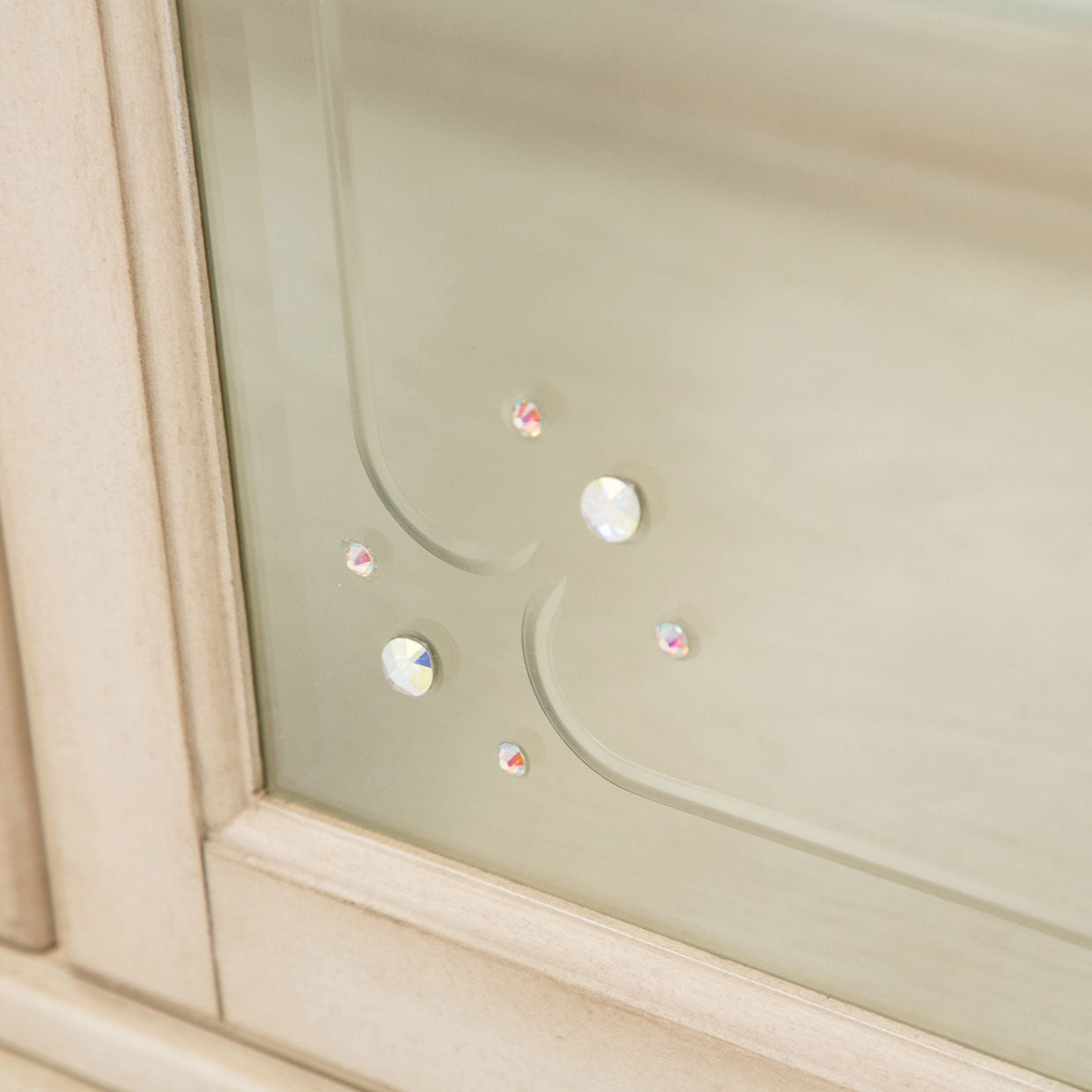Platine de Royale Curio Display Cabinet - Champagne