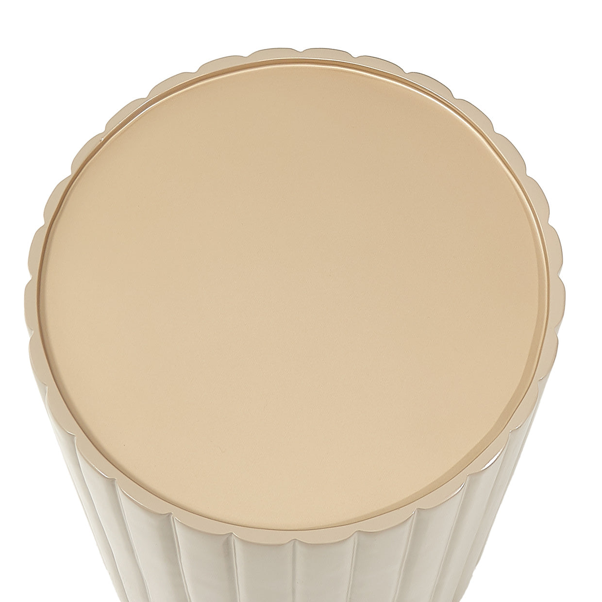 Malibu Crest Round Chairside Table - Chardonnay