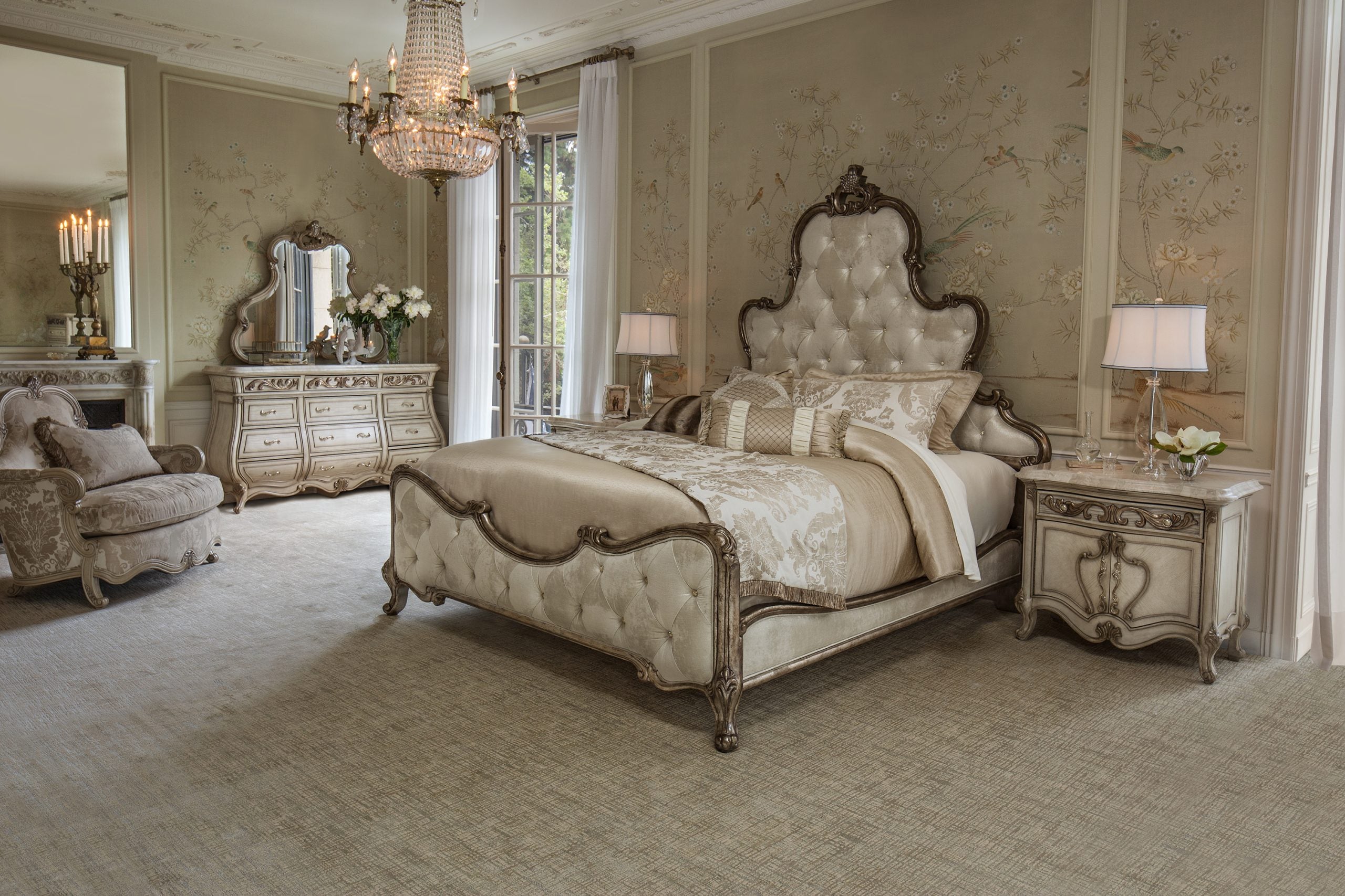 Platine De Royale King / Queen Bed Set