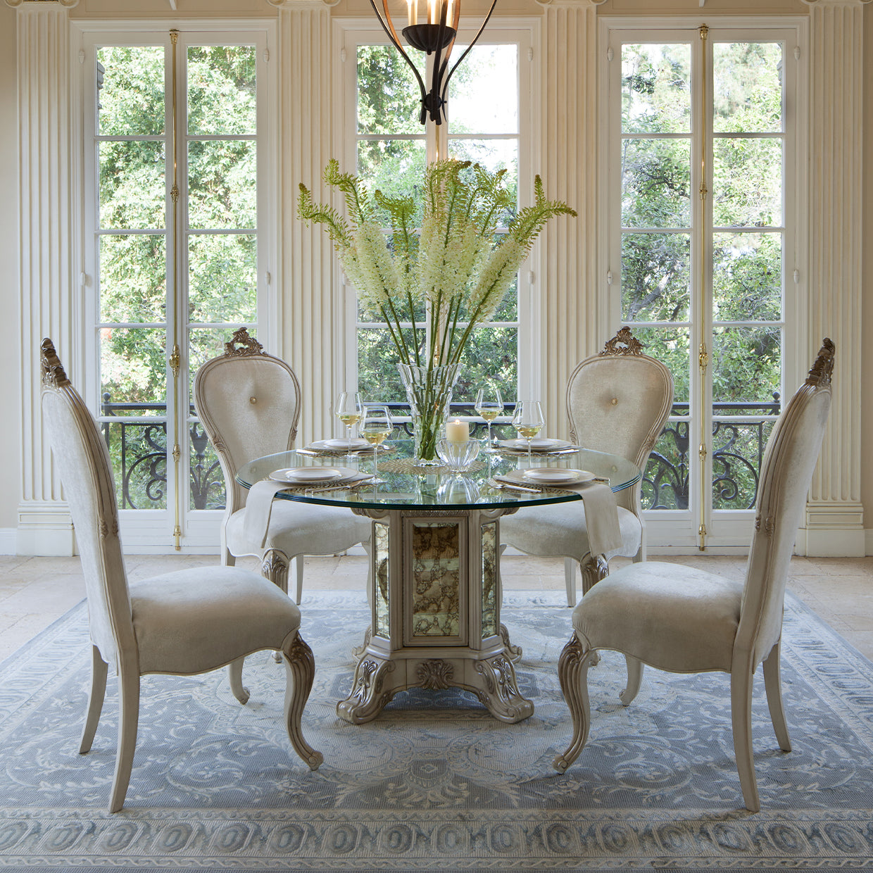 Platine De Royal Dining Set